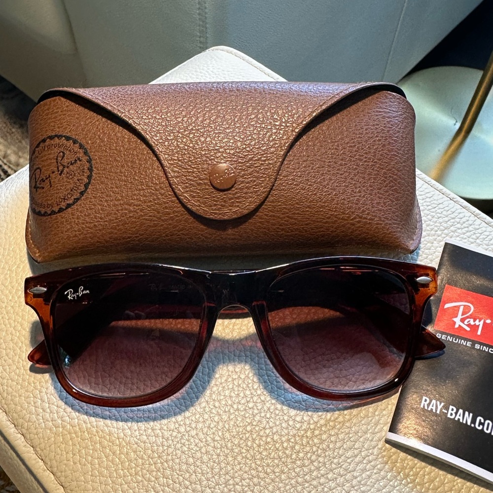 Ray-Ban Wayfarer gradient sunglasses